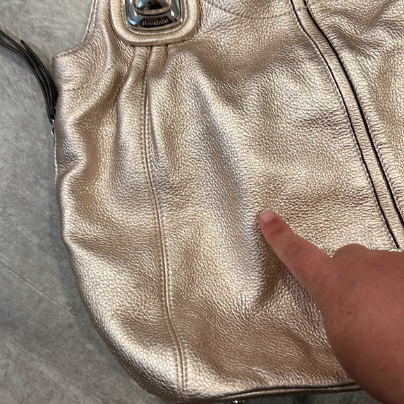 B. Makowsky Pebble Leather Medium Shoulder Bag With Zipper Pockets - Picture 11 of 13